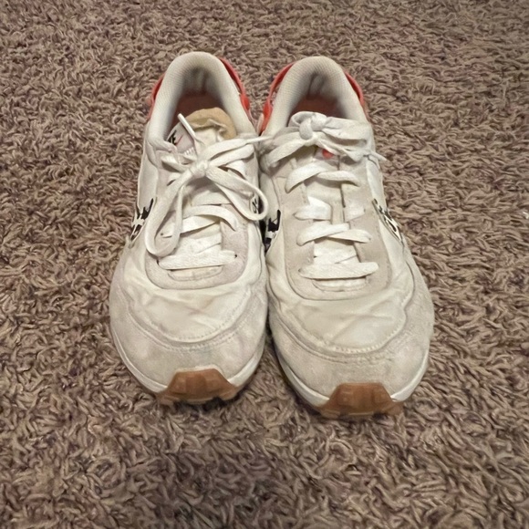 Women’s Nike running shoes - Picture 2 of 2